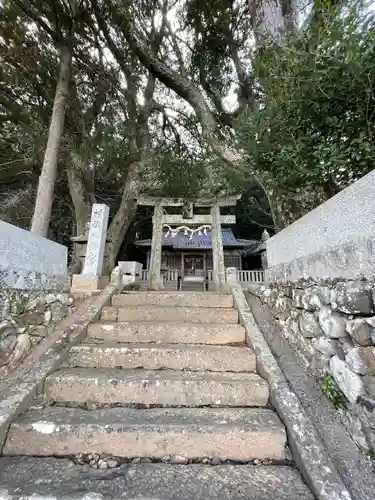 村社八幡宮の鳥居