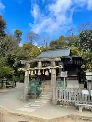 嚴島神社 (京都御苑)の{uncategorized: "未分類", other: "その他", undefined: "問題あり", building: "その他建物", grave: "お墓", sacred_gate: "鳥居", guardian: "狛犬", statue: "像", buddha: "仏像", history: "歴史", nature: "自然", garden: "庭園", animal: "動物", pagoda: "塔", temizu: "手水舎", mountain_gate: "山門・神門", sanctuary: "本殿・本堂", subordinate: "末社・摂社", art: "芸術", scenery: "景色", jizo: "地蔵", ema: "絵馬", goshuin: "御朱印", omikuji: "おみくじ", items: "授与品その他", amulet: "お守り", goshuincho: "御朱印帳", eats: "食事", festival: "お祭り", votive_dance: "神楽", shichigosan: "七五三参", wedding: "結婚式", experience: "体験その他", initially: "初詣", around: "周辺", anti_infection: "感染症対策"}
