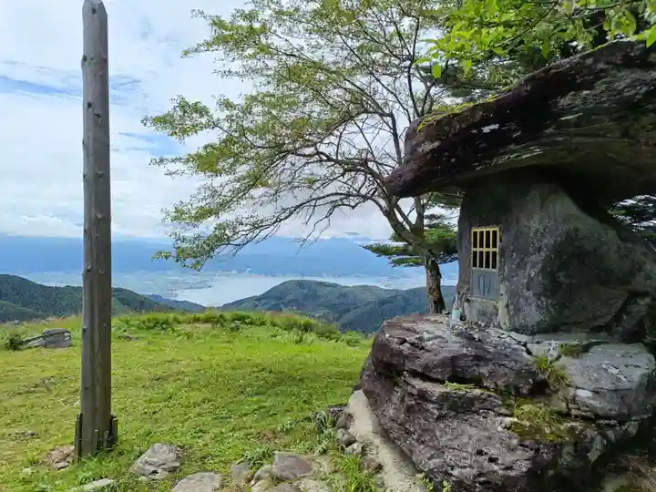 霧ヶ峰薙鎌神社の本殿・本堂