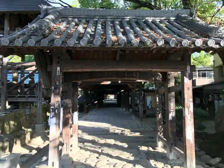 石手寺の山門・神門