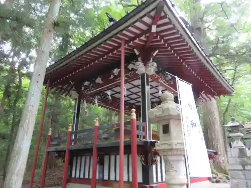 新屋山神社の建物その他