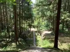 八乙女根尾神社の建物その他