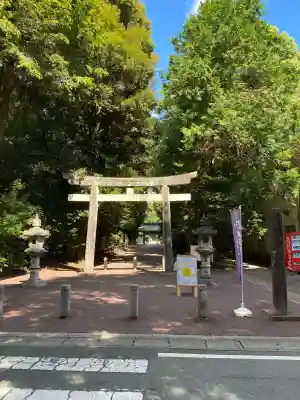 砥鹿神社(里宮)の{uncategorized: "未分類", other: "その他", undefined: "問題あり", building: "その他建物", grave: "お墓", sacred_gate: "鳥居", guardian: "狛犬", statue: "像", buddha: "仏像", history: "歴史", nature: "自然", garden: "庭園", animal: "動物", pagoda: "塔", temizu: "手水舎", mountain_gate: "山門・神門", sanctuary: "本殿・本堂", subordinate: "末社・摂社", art: "芸術", scenery: "景色", jizo: "地蔵", ema: "絵馬", goshuin: "御朱印", omikuji: "おみくじ", items: "授与品その他", amulet: "お守り", goshuincho: "御朱印帳", eats: "食事", festival: "お祭り", votive_dance: "神楽", shichigosan: "七五三参", wedding: "結婚式", experience: "体験その他", initially: "初詣", around: "周辺", anti_infection: "感染症対策"}