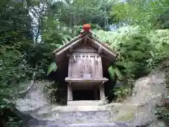 敢國神社の末社