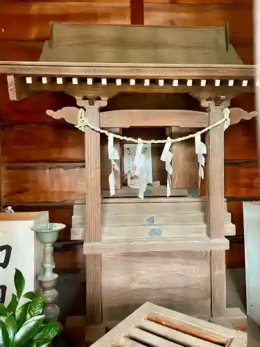 馬橋弁財天厳島神社の{uncategorized: "未分類", other: "その他", undefined: "問題あり", building: "その他建物", grave: "お墓", sacred_gate: "鳥居", guardian: "狛犬", statue: "像", buddha: "仏像", history: "歴史", nature: "自然", garden: "庭園", animal: "動物", pagoda: "塔", temizu: "手水舎", mountain_gate: "山門・神門", sanctuary: "本殿・本堂", subordinate: "末社・摂社", art: "芸術", scenery: "景色", jizo: "地蔵", ema: "絵馬", goshuin: "御朱印", omikuji: "おみくじ", items: "授与品その他", amulet: "お守り", goshuincho: "御朱印帳", eats: "食事", festival: "お祭り", votive_dance: "神楽", shichigosan: "七五三参", wedding: "結婚式", experience: "体験その他", initially: "初詣", around: "周辺", anti_infection: "感染症対策"}