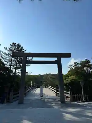 伊勢神宮内宮（皇大神宮）の{uncategorized: "未分類", other: "その他", undefined: "問題あり", building: "その他建物", grave: "お墓", sacred_gate: "鳥居", guardian: "狛犬", statue: "像", buddha: "仏像", history: "歴史", nature: "自然", garden: "庭園", animal: "動物", pagoda: "塔", temizu: "手水舎", mountain_gate: "山門・神門", sanctuary: "本殿・本堂", subordinate: "末社・摂社", art: "芸術", scenery: "景色", jizo: "地蔵", ema: "絵馬", goshuin: "御朱印", omikuji: "おみくじ", items: "授与品その他", amulet: "お守り", goshuincho: "御朱印帳", eats: "食事", festival: "お祭り", votive_dance: "神楽", shichigosan: "七五三参", wedding: "結婚式", experience: "体験その他", initially: "初詣", around: "周辺", anti_infection: "感染症対策"}