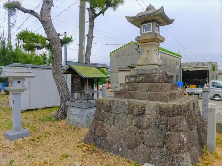 神明社(富山町)の末社・摂社