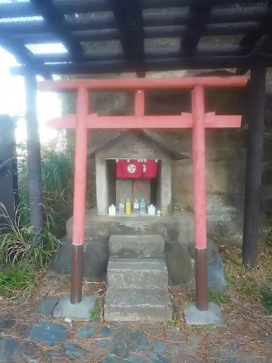 聖天神社(聖天上人像社)の末社・摂社