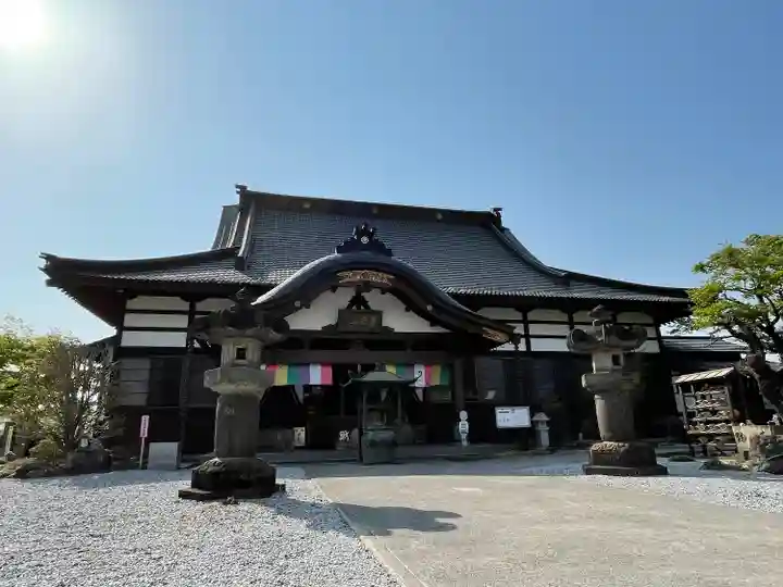 法長寺の本殿・本堂