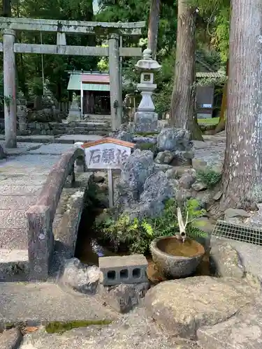 鳴谷神社の鳥居