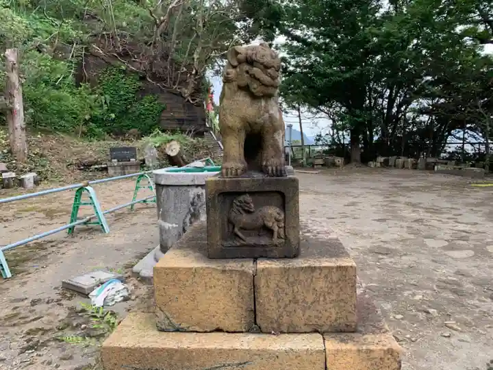 諏訪神社の狛犬