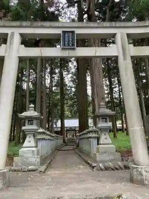 山宮浅間神社の{uncategorized: "未分類", other: "その他", undefined: "問題あり", building: "その他建物", grave: "お墓", sacred_gate: "鳥居", guardian: "狛犬", statue: "像", buddha: "仏像", history: "歴史", nature: "自然", garden: "庭園", animal: "動物", pagoda: "塔", temizu: "手水舎", mountain_gate: "山門・神門", sanctuary: "本殿・本堂", subordinate: "末社・摂社", art: "芸術", scenery: "景色", jizo: "地蔵", ema: "絵馬", goshuin: "御朱印", omikuji: "おみくじ", items: "授与品その他", amulet: "お守り", goshuincho: "御朱印帳", eats: "食事", festival: "お祭り", votive_dance: "神楽", shichigosan: "七五三参", wedding: "結婚式", experience: "体験その他", initially: "初詣", around: "周辺", anti_infection: "感染症対策"}
