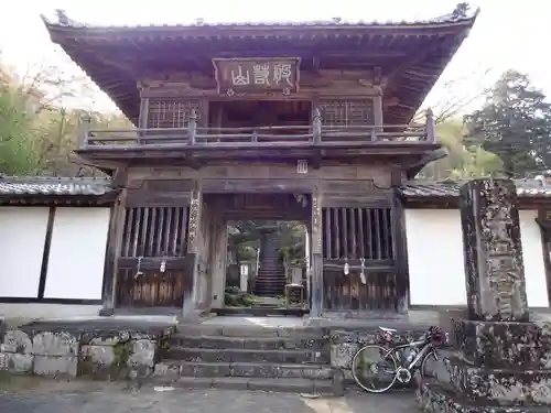 法性寺の山門