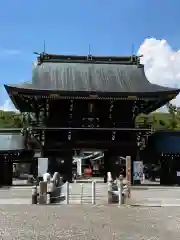 真清田神社の山門