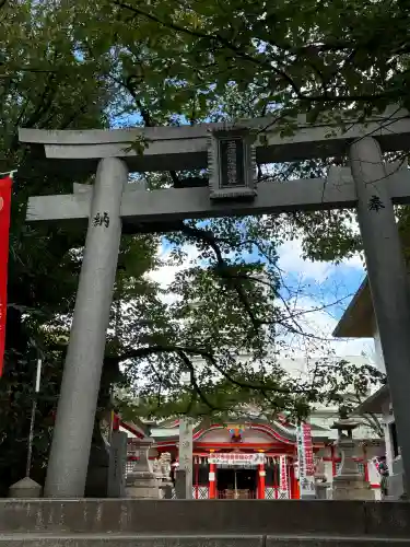 玉造稲荷神社の{uncategorized: "未分類", other: "その他", undefined: "問題あり", building: "その他建物", grave: "お墓", sacred_gate: "鳥居", guardian: "狛犬", statue: "像", buddha: "仏像", history: "歴史", nature: "自然", garden: "庭園", animal: "動物", pagoda: "塔", temizu: "手水舎", mountain_gate: "山門・神門", sanctuary: "本殿・本堂", subordinate: "末社・摂社", art: "芸術", scenery: "景色", jizo: "地蔵", ema: "絵馬", goshuin: "御朱印", omikuji: "おみくじ", items: "授与品その他", amulet: "お守り", goshuincho: "御朱印帳", eats: "食事", festival: "お祭り", votive_dance: "神楽", shichigosan: "七五三参", wedding: "結婚式", experience: "体験その他", initially: "初詣", around: "周辺", anti_infection: "感染症対策"}