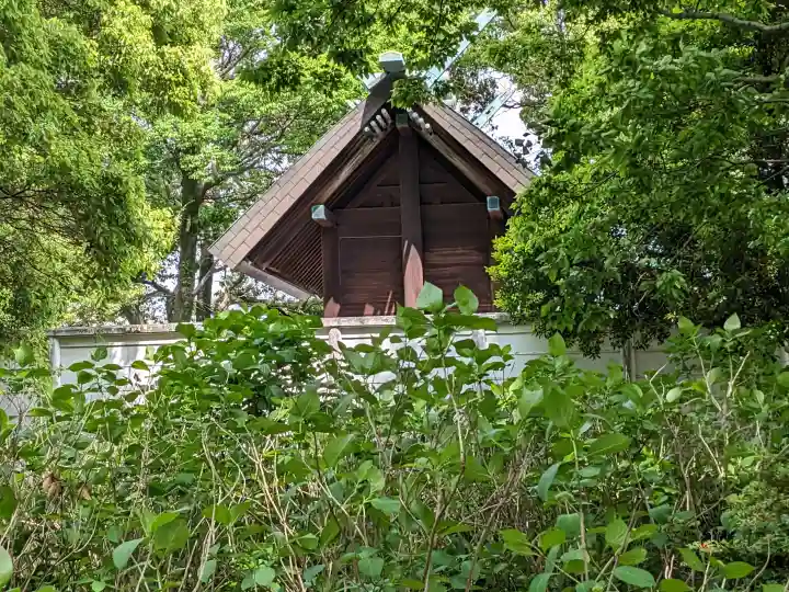 御裳神社の{uncategorized: "未分類", other: "その他", undefined: "問題あり", building: "その他建物", grave: "お墓", sacred_gate: "鳥居", guardian: "狛犬", statue: "像", buddha: "仏像", history: "歴史", nature: "自然", garden: "庭園", animal: "動物", pagoda: "塔", temizu: "手水舎", mountain_gate: "山門・神門", sanctuary: "本殿・本堂", subordinate: "末社・摂社", art: "芸術", scenery: "景色", jizo: "地蔵", ema: "絵馬", goshuin: "御朱印", omikuji: "おみくじ", items: "授与品その他", amulet: "お守り", goshuincho: "御朱印帳", eats: "食事", festival: "お祭り", votive_dance: "神楽", shichigosan: "七五三参", wedding: "結婚式", experience: "体験その他", initially: "初詣", around: "周辺", anti_infection: "感染症対策"}