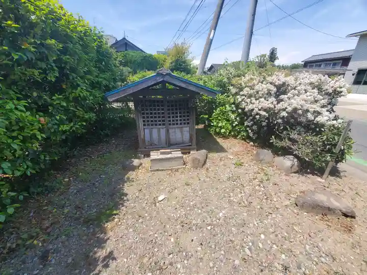 原商店前の祠(群馬県)