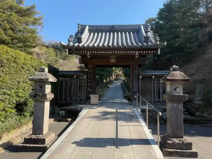 建長寺の{uncategorized: "未分類", other: "その他", undefined: "問題あり", building: "その他建物", grave: "お墓", sacred_gate: "鳥居", guardian: "狛犬", statue: "像", buddha: "仏像", history: "歴史", nature: "自然", garden: "庭園", animal: "動物", pagoda: "塔", temizu: "手水舎", mountain_gate: "山門・神門", sanctuary: "本殿・本堂", subordinate: "末社・摂社", art: "芸術", scenery: "景色", jizo: "地蔵", ema: "絵馬", goshuin: "御朱印", omikuji: "おみくじ", items: "授与品その他", amulet: "お守り", goshuincho: "御朱印帳", eats: "食事", festival: "お祭り", votive_dance: "神楽", shichigosan: "七五三参", wedding: "結婚式", experience: "体験その他", initially: "初詣", around: "周辺", anti_infection: "感染症対策"}