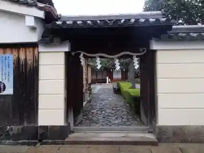 御霊神社の山門・神門
