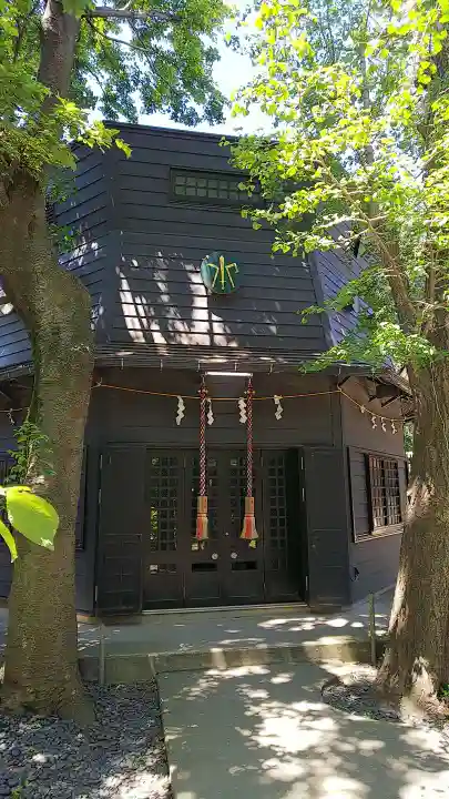 金山神社(若宮八幡宮境内社)の本殿・本堂