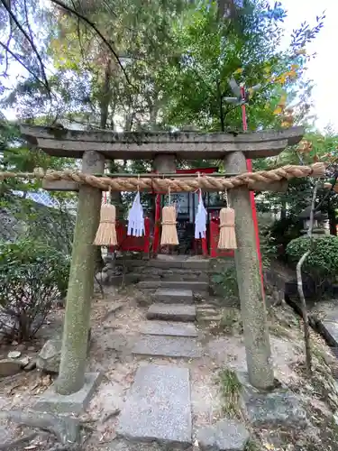 三蔵稲荷神社の鳥居