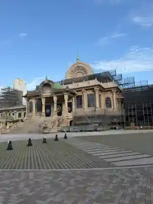 築地本願寺（本願寺築地別院）の{uncategorized: "未分類", other: "その他", undefined: "問題あり", building: "その他建物", grave: "お墓", sacred_gate: "鳥居", guardian: "狛犬", statue: "像", buddha: "仏像", history: "歴史", nature: "自然", garden: "庭園", animal: "動物", pagoda: "塔", temizu: "手水舎", mountain_gate: "山門・神門", sanctuary: "本殿・本堂", subordinate: "末社・摂社", art: "芸術", scenery: "景色", jizo: "地蔵", ema: "絵馬", goshuin: "御朱印", omikuji: "おみくじ", items: "授与品その他", amulet: "お守り", goshuincho: "御朱印帳", eats: "食事", festival: "お祭り", votive_dance: "神楽", shichigosan: "七五三参", wedding: "結婚式", experience: "体験その他", initially: "初詣", around: "周辺", anti_infection: "感染症対策"}