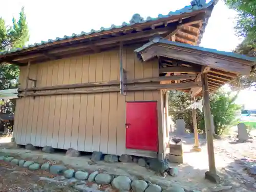 白髪神社の本殿