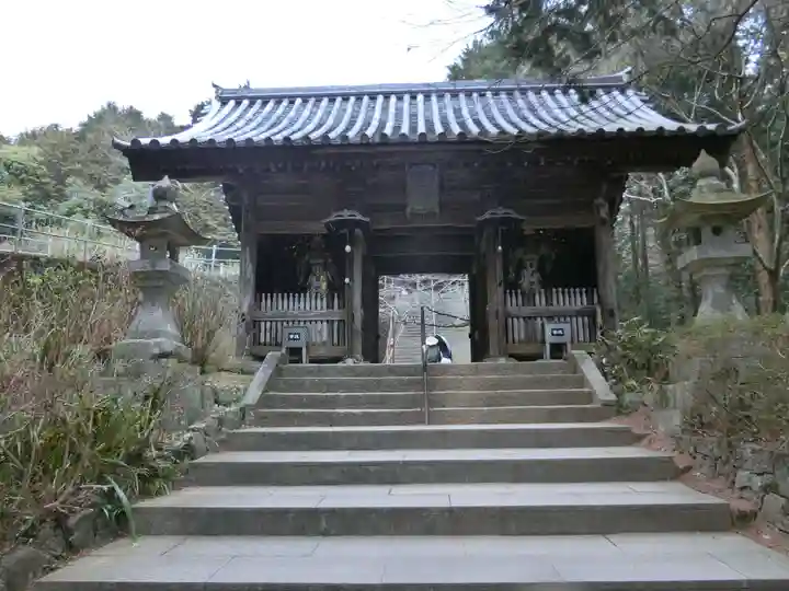 熊谷寺の山門・神門