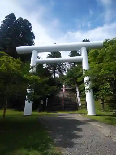 土津神社｜こどもと出世の神さまの鳥居