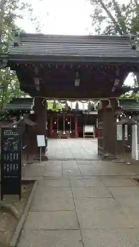 赤坂氷川神社の山門・神門