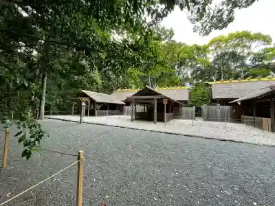 月讀宮（皇大神宮別宮）の{uncategorized: "未分類", other: "その他", undefined: "問題あり", building: "その他建物", grave: "お墓", sacred_gate: "鳥居", guardian: "狛犬", statue: "像", buddha: "仏像", history: "歴史", nature: "自然", garden: "庭園", animal: "動物", pagoda: "塔", temizu: "手水舎", mountain_gate: "山門・神門", sanctuary: "本殿・本堂", subordinate: "末社・摂社", art: "芸術", scenery: "景色", jizo: "地蔵", ema: "絵馬", goshuin: "御朱印", omikuji: "おみくじ", items: "授与品その他", amulet: "お守り", goshuincho: "御朱印帳", eats: "食事", festival: "お祭り", votive_dance: "神楽", shichigosan: "七五三参", wedding: "結婚式", experience: "体験その他", initially: "初詣", around: "周辺", anti_infection: "感染症対策"}