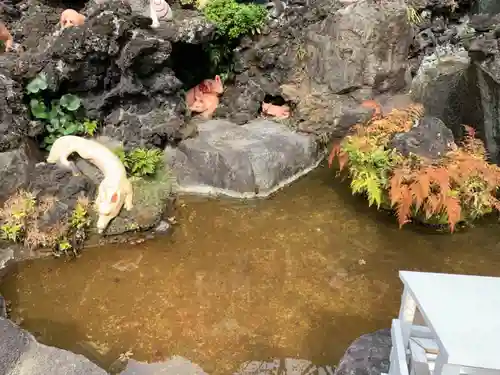 京濱伏見稲荷神社の庭園