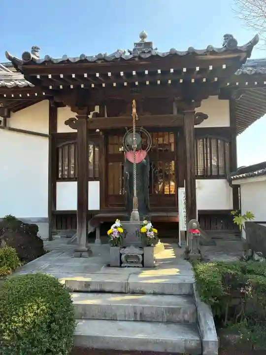 本覺寺の{uncategorized: "未分類", other: "その他", undefined: "問題あり", building: "その他建物", grave: "お墓", sacred_gate: "鳥居", guardian: "狛犬", statue: "像", buddha: "仏像", history: "歴史", nature: "自然", garden: "庭園", animal: "動物", pagoda: "塔", temizu: "手水舎", mountain_gate: "山門・神門", sanctuary: "本殿・本堂", subordinate: "末社・摂社", art: "芸術", scenery: "景色", jizo: "地蔵", ema: "絵馬", goshuin: "御朱印", omikuji: "おみくじ", items: "授与品その他", amulet: "お守り", goshuincho: "御朱印帳", eats: "食事", festival: "お祭り", votive_dance: "神楽", shichigosan: "七五三参", wedding: "結婚式", experience: "体験その他", initially: "初詣", around: "周辺", anti_infection: "感染症対策"}
