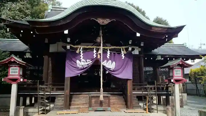 離宮八幡宮の本殿・本堂
