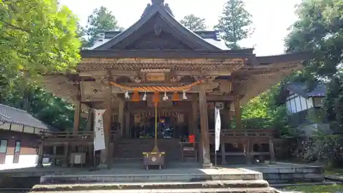 八幡宮の本殿