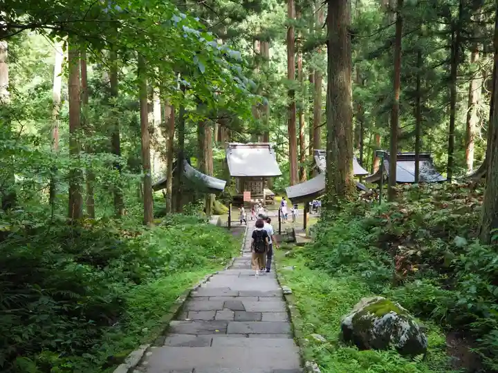 出羽神社(出羽三山神社)~三神合祭殿~のその他建物