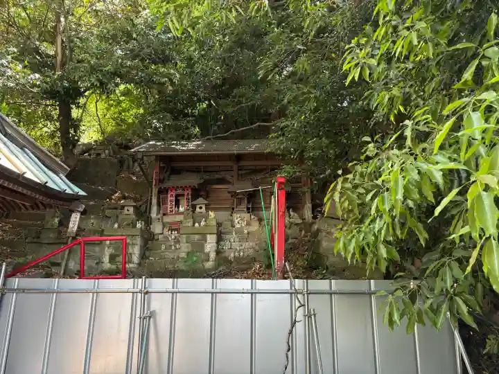 西森稲荷大明神の{uncategorized: "未分類", other: "その他", undefined: "問題あり", building: "その他建物", grave: "お墓", sacred_gate: "鳥居", guardian: "狛犬", statue: "像", buddha: "仏像", history: "歴史", nature: "自然", garden: "庭園", animal: "動物", pagoda: "塔", temizu: "手水舎", mountain_gate: "山門・神門", sanctuary: "本殿・本堂", subordinate: "末社・摂社", art: "芸術", scenery: "景色", jizo: "地蔵", ema: "絵馬", goshuin: "御朱印", omikuji: "おみくじ", items: "授与品その他", amulet: "お守り", goshuincho: "御朱印帳", eats: "食事", festival: "お祭り", votive_dance: "神楽", shichigosan: "七五三参", wedding: "結婚式", experience: "体験その他", initially: "初詣", around: "周辺", anti_infection: "感染症対策"}