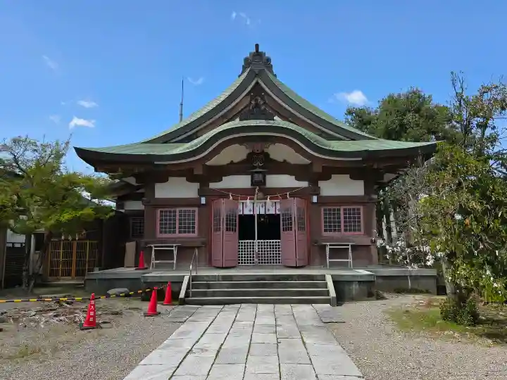 鹿嶋神社の{uncategorized: "未分類", other: "その他", undefined: "問題あり", building: "その他建物", grave: "お墓", sacred_gate: "鳥居", guardian: "狛犬", statue: "像", buddha: "仏像", history: "歴史", nature: "自然", garden: "庭園", animal: "動物", pagoda: "塔", temizu: "手水舎", mountain_gate: "山門・神門", sanctuary: "本殿・本堂", subordinate: "末社・摂社", art: "芸術", scenery: "景色", jizo: "地蔵", ema: "絵馬", goshuin: "御朱印", omikuji: "おみくじ", items: "授与品その他", amulet: "お守り", goshuincho: "御朱印帳", eats: "食事", festival: "お祭り", votive_dance: "神楽", shichigosan: "七五三参", wedding: "結婚式", experience: "体験その他", initially: "初詣", around: "周辺", anti_infection: "感染症対策"}