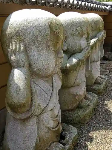 林泉寺の像