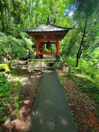 磯山弁財天の建物その他