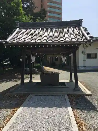 諏訪社の手水舎