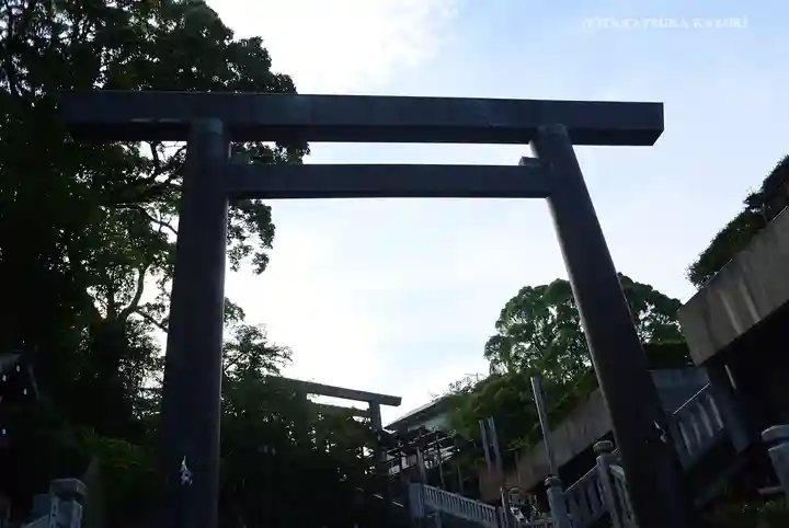 伊勢山皇大神宮の鳥居