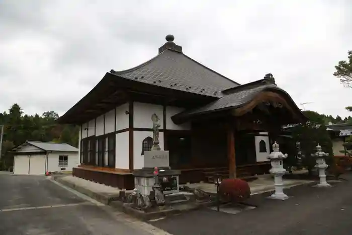 勝大寺の本殿