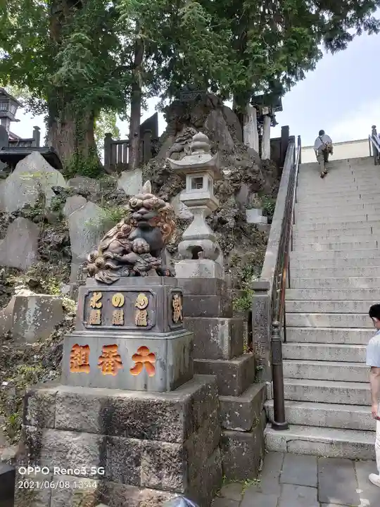成田山新勝寺の狛犬