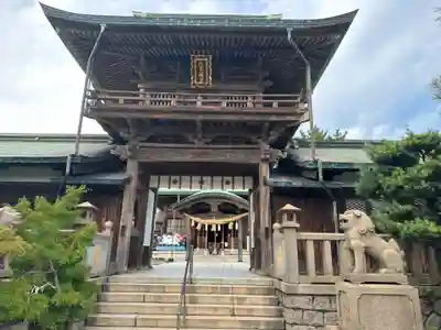 彦島八幡宮の山門・神門