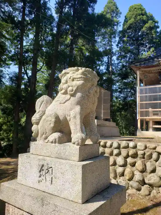 頭川神社の狛犬