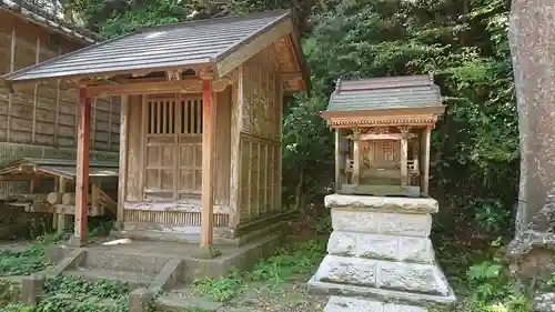 諏訪神社の末社