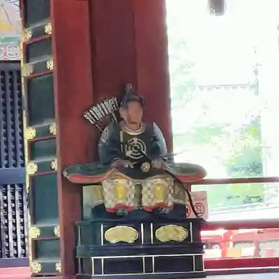 浅草神社の像