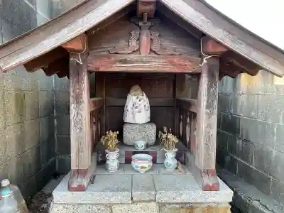 浄源寺の{uncategorized: "未分類", other: "その他", undefined: "問題あり", building: "その他建物", grave: "お墓", sacred_gate: "鳥居", guardian: "狛犬", statue: "像", buddha: "仏像", history: "歴史", nature: "自然", garden: "庭園", animal: "動物", pagoda: "塔", temizu: "手水舎", mountain_gate: "山門・神門", sanctuary: "本殿・本堂", subordinate: "末社・摂社", art: "芸術", scenery: "景色", jizo: "地蔵", ema: "絵馬", goshuin: "御朱印", omikuji: "おみくじ", items: "授与品その他", amulet: "お守り", goshuincho: "御朱印帳", eats: "食事", festival: "お祭り", votive_dance: "神楽", shichigosan: "七五三参", wedding: "結婚式", experience: "体験その他", initially: "初詣", around: "周辺", anti_infection: "感染症対策"}