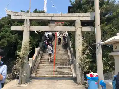 津嶋神社の{uncategorized: "未分類", other: "その他", undefined: "問題あり", building: "その他建物", grave: "お墓", sacred_gate: "鳥居", guardian: "狛犬", statue: "像", buddha: "仏像", history: "歴史", nature: "自然", garden: "庭園", animal: "動物", pagoda: "塔", temizu: "手水舎", mountain_gate: "山門・神門", sanctuary: "本殿・本堂", subordinate: "末社・摂社", art: "芸術", scenery: "景色", jizo: "地蔵", ema: "絵馬", goshuin: "御朱印", omikuji: "おみくじ", items: "授与品その他", amulet: "お守り", goshuincho: "御朱印帳", eats: "食事", festival: "お祭り", votive_dance: "神楽", shichigosan: "七五三参", wedding: "結婚式", experience: "体験その他", initially: "初詣", around: "周辺", anti_infection: "感染症対策"}